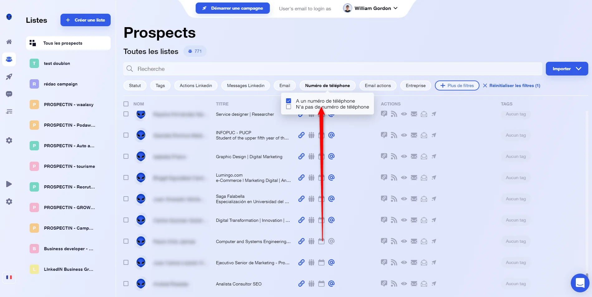 Page web d'outil de gestion de contacts avec liste de prospects et champ "Numéro de téléphone".