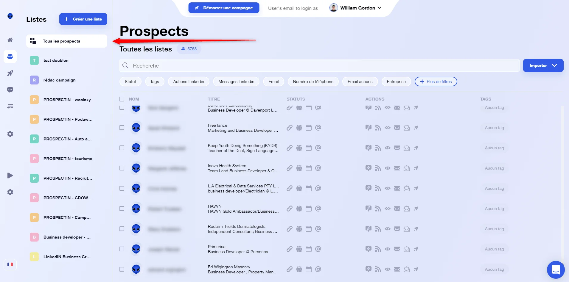Vue d'écran du logiciel de gestion de contacts "Prospects". Liste de prospects avec des colonnes: Tags, Actions limitées, Email, Numéro de téléphone, Email actions et Entrées. Interface utilisateur avec des options de recherche et de navigation. Contexte: interface web pour la gestion des prospects en marketing ou vente.