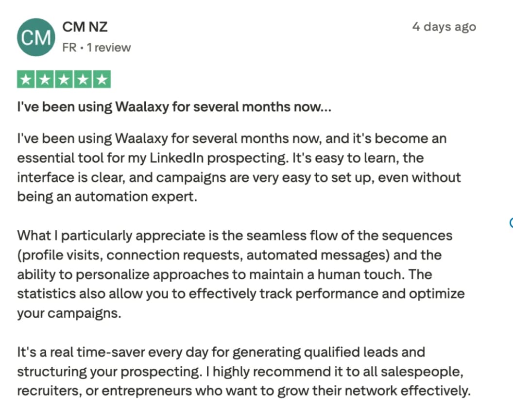 5-star Trustpilot review left by a user on Waalaxy