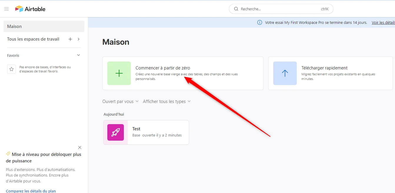 Page web d'Airtable avec bouton "Commencer à partir de zéro" et flèche rouge vers le bas.