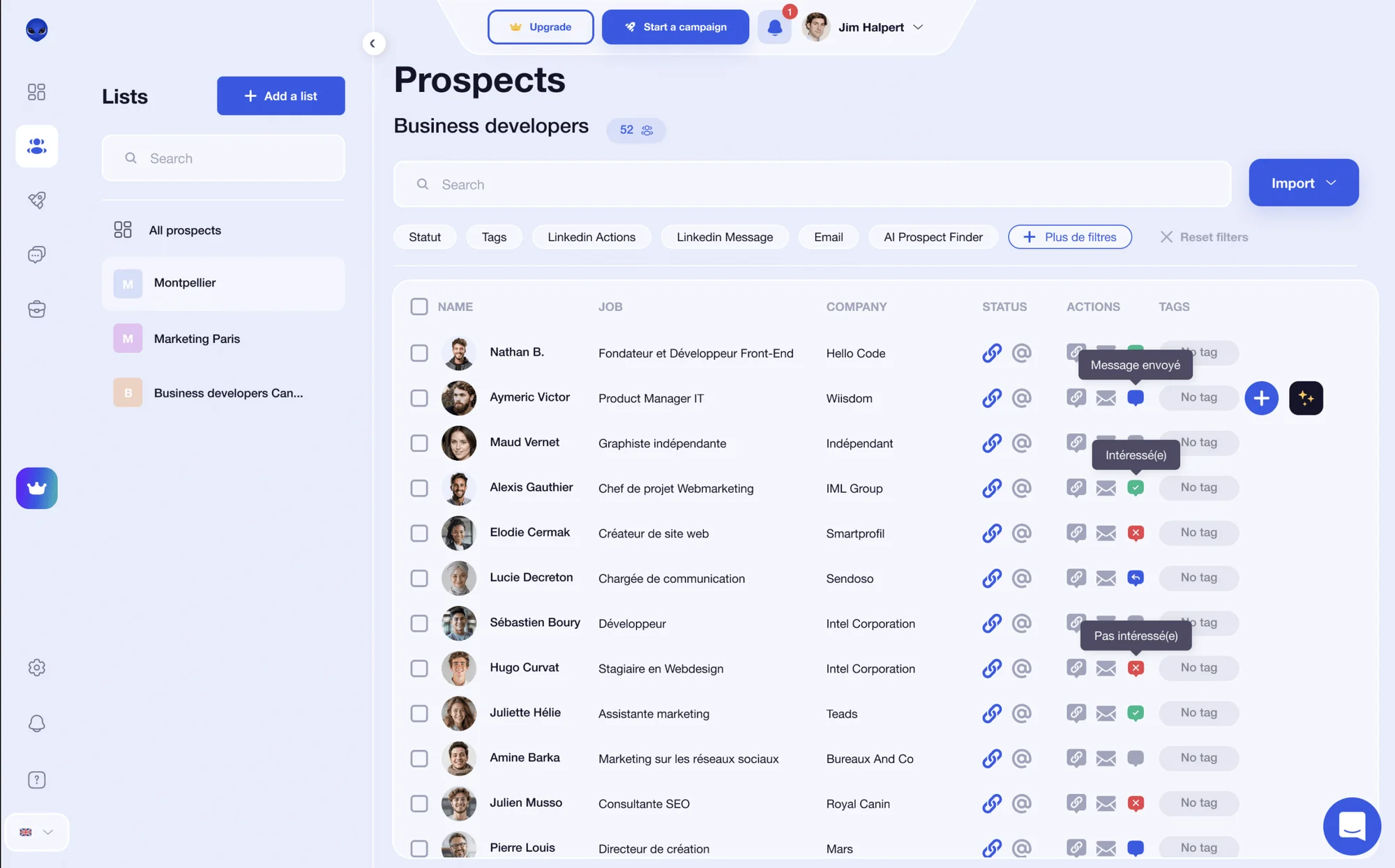 Tableau d'entreprise avec des contacts, statuts et actions liées.
