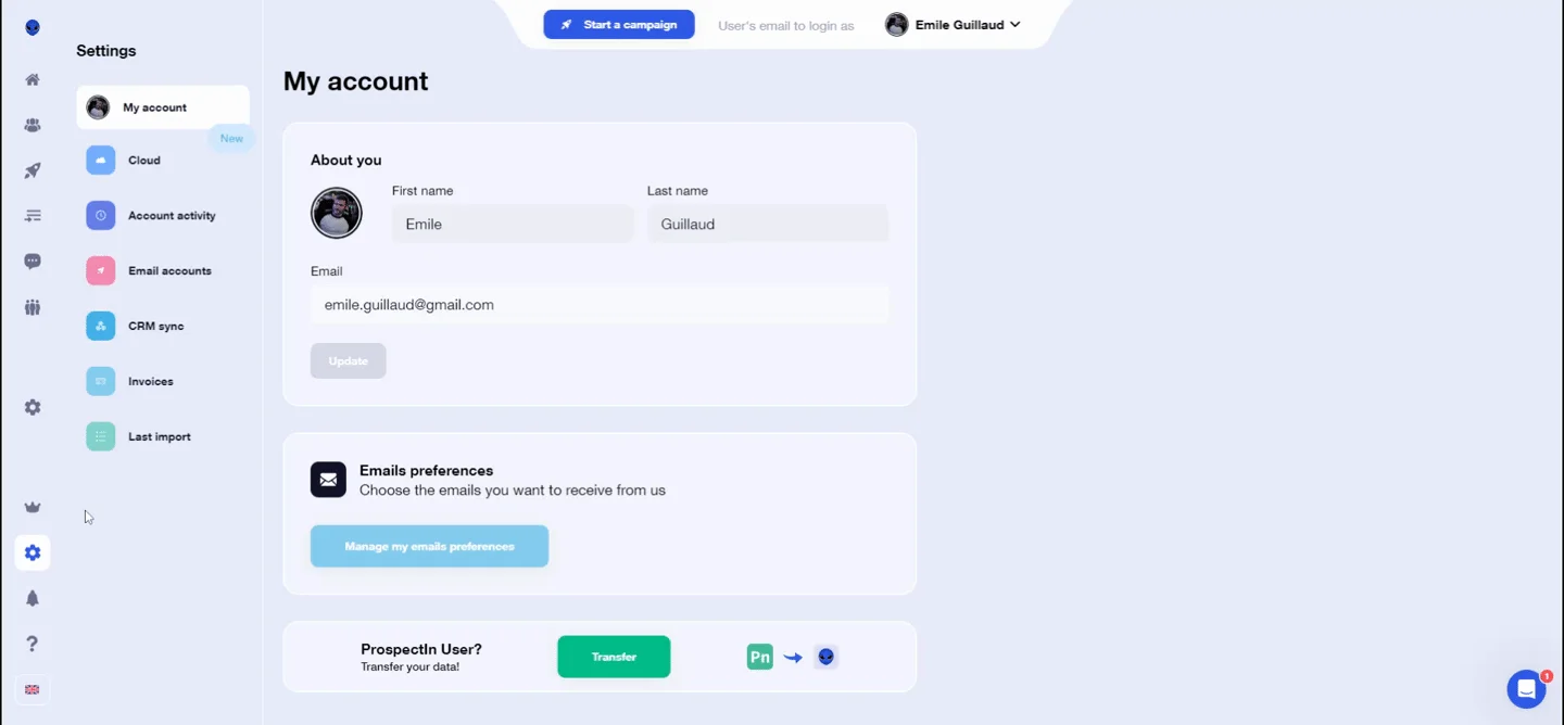 Page d'account settings avec formulaire d'information personnelle et boutons verts.