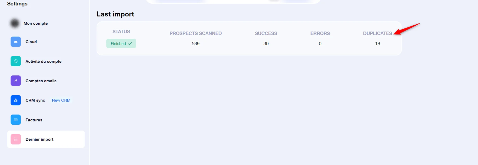 Page d'importation des contacts avec statistiques : 589 prospects scannés, 30 réussis, 18 duplicats. Contexte : tableau de bord d'administration.