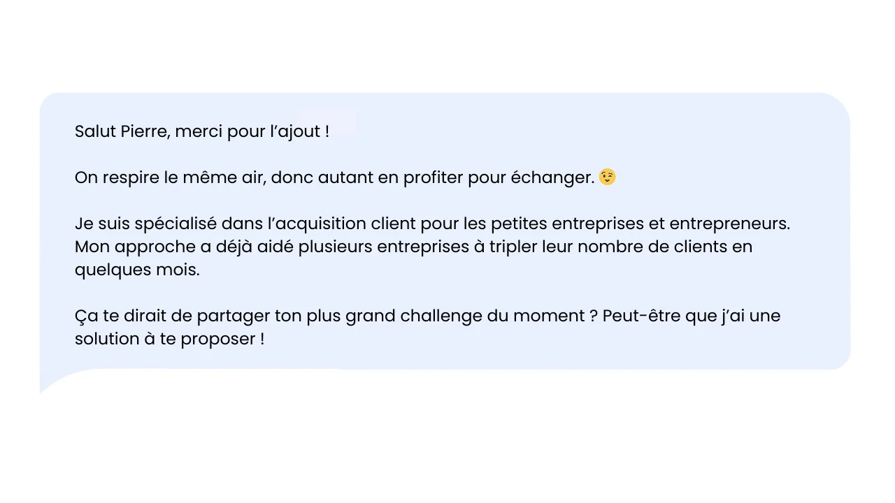 Message textuel en français sur fond bleu clair, proposant des conseils d'acquisition client pour petites entreprises.
