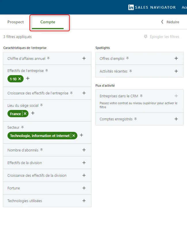 Page de filtre LinkedIn Sales Navigator, secteur "Technologie, information et Internet", filtres sur les effectifs d'entreprise et les technologies utilisées.