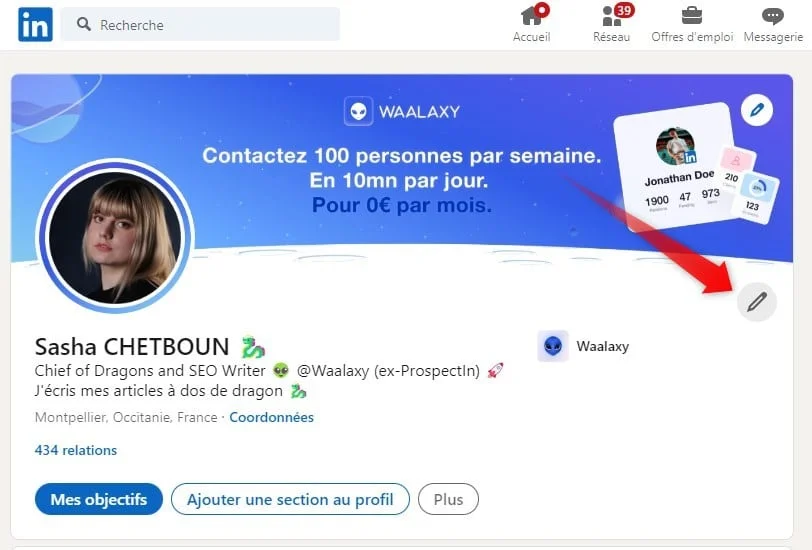 Page LinkedIn de Sasha Chetboun, profil en français, avec ajout de section au profil.