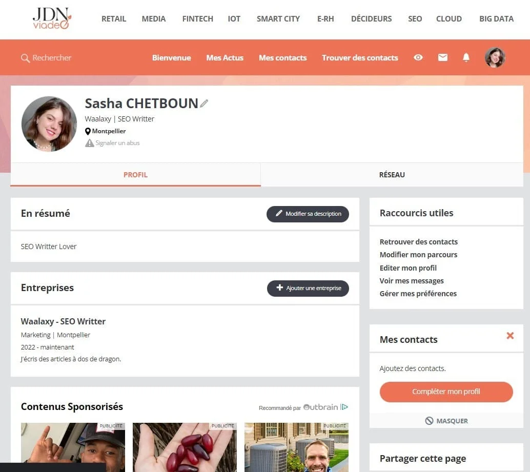 Page web profil utilisateur avec photo, texte et sections d'entreprise et contenus sponsorisés.