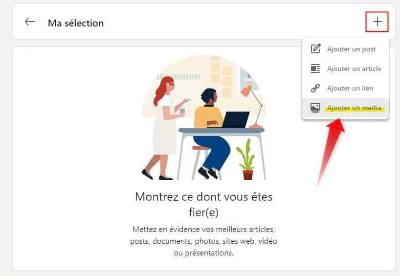 Page d'ajout de média avec deux personnes travaillant à un ordinateur, texte en français sur présentation et ajout de contenu.