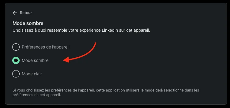 Interface d'application montrant un choix entre "Mode sombre", "Préférences de l'appareil" et "Mode clair". Le "Mode sombre" est sélectionné avec un curseur vert.