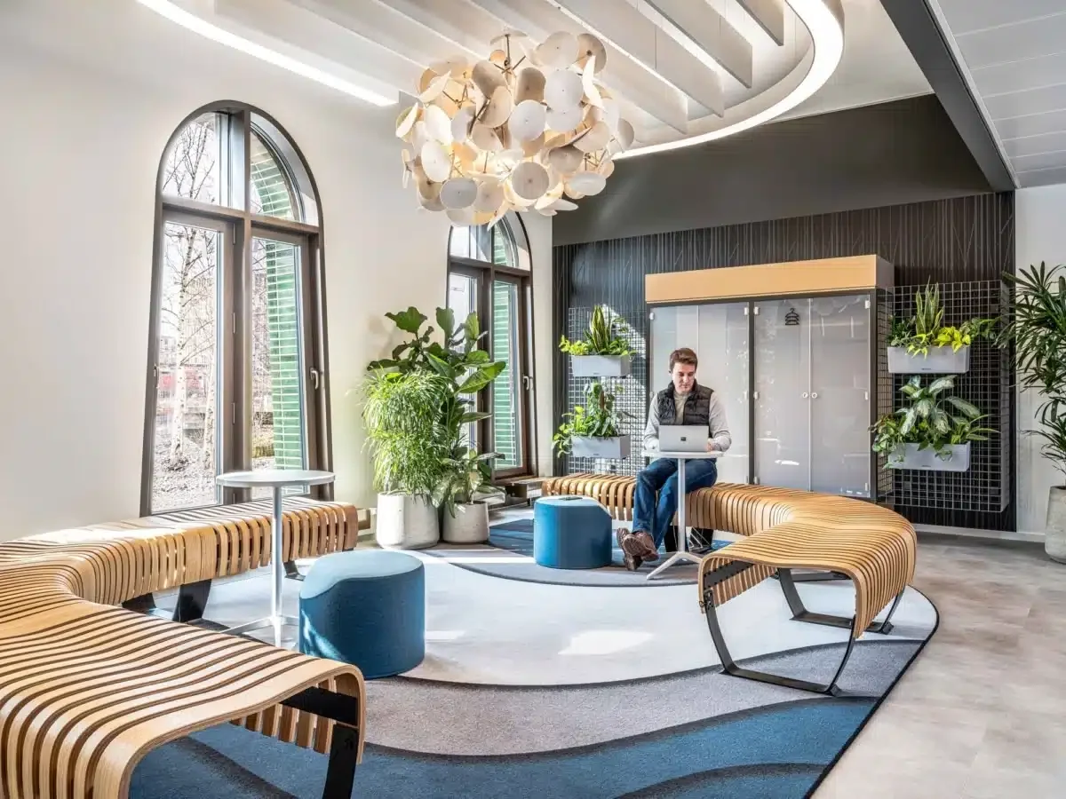 Espace collaboratif moderne avec plantes