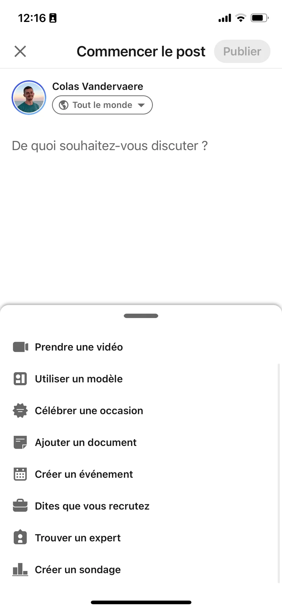 Page d'accueil Facebook, profil Colas Vandervaeve, menu "Commencer le post", options visuelles et textuelles en français.
