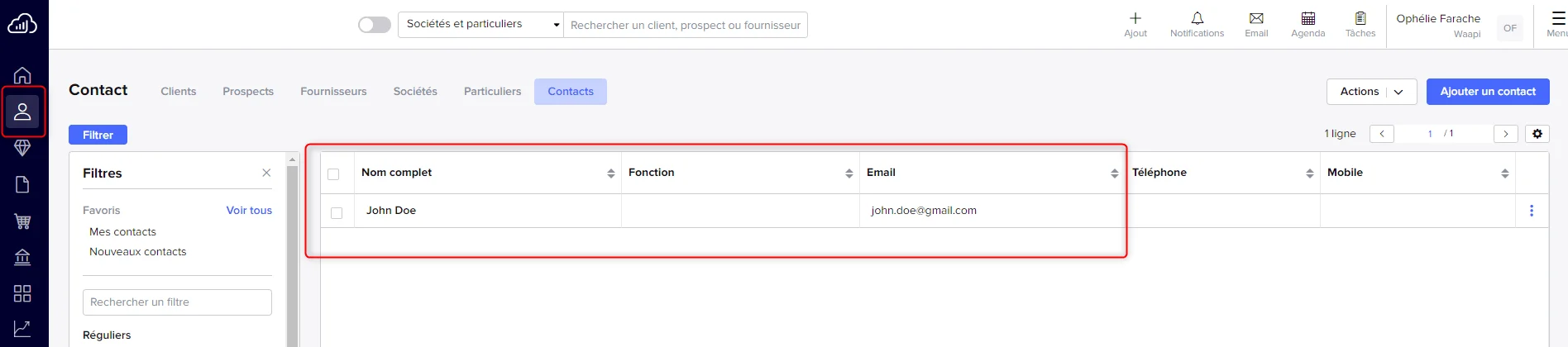 Formulaire d'ajout de contact : Nom, Prénom, Email, Téléphone. Interface utilisateur.