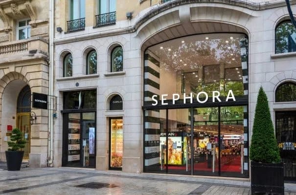 Boutique Sephora façade Paris luxe
